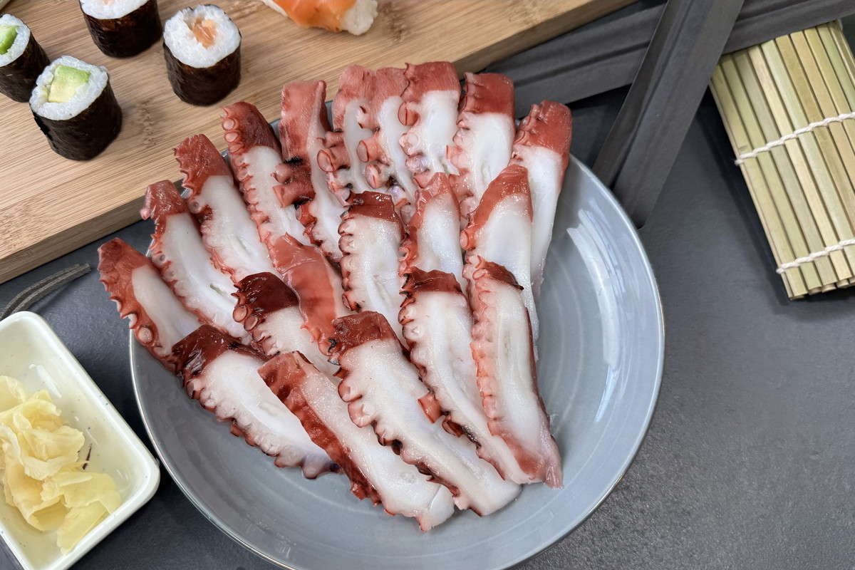 Yude Tako für Sushi - Oktopusarme gekocht und geschnitten
