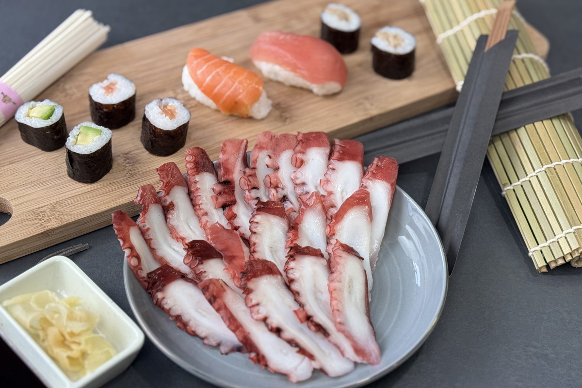 Yude Tako für Sushi - Oktopusarme gekocht und geschnitten
