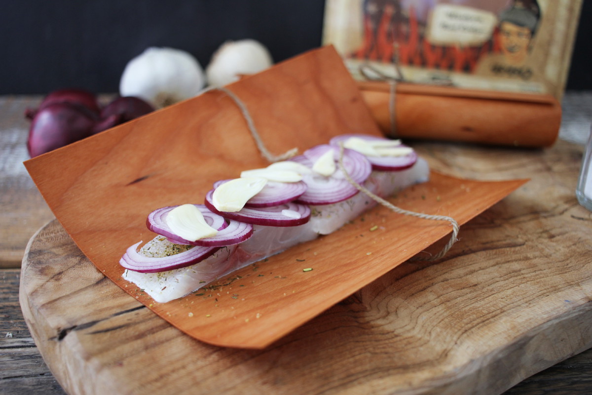Dorade-im-Axtschlag-Grillpapier